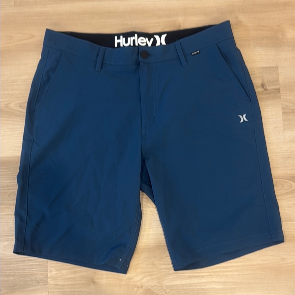 Men’s Hurley Blue Athletic Shorts with Modern Design size 34